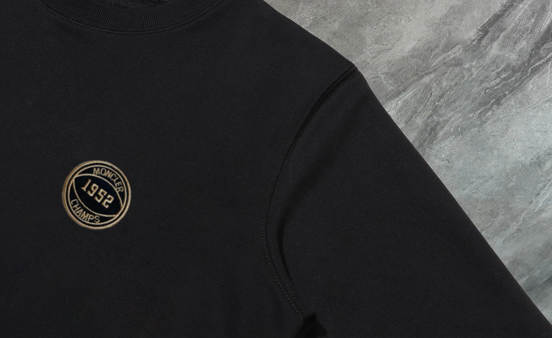 〖 𝐌𝐎𝐍𝐂𝐋𝐄𝐑~ 〗 440g ， 😎 ， ， Factory 2025 T ， ， Premium LOGO， Same Style ：Black White Size：S M L XL 2XL